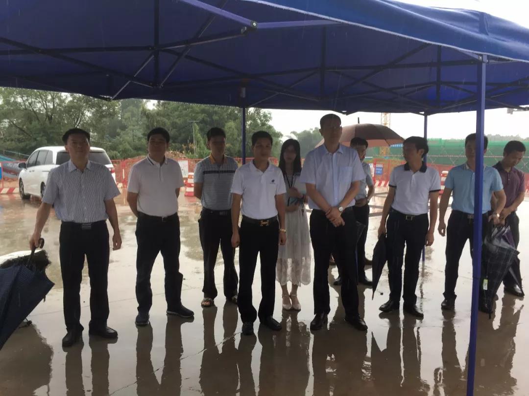 【物流園動態(tài)】河源市副市長邊立明、農(nóng)業(yè)局長葉發(fā)興等有關(guān)部門領(lǐng)導(dǎo)蒞臨綠然燈塔農(nóng)產(chǎn)品物流園調(diào)研