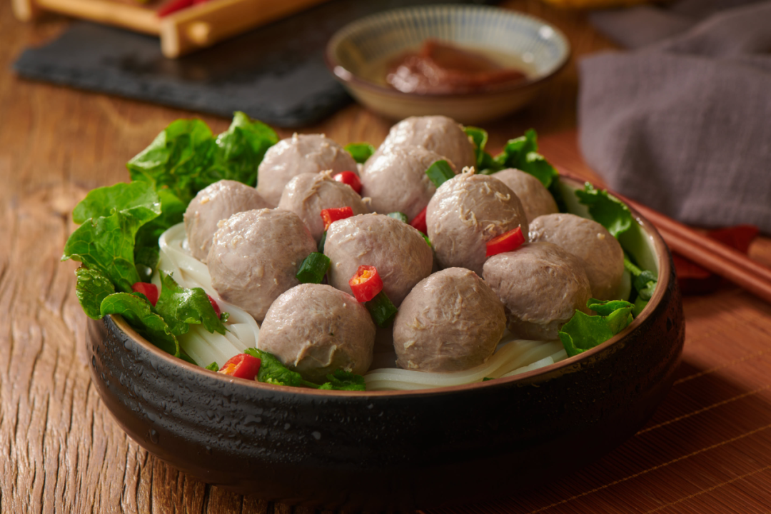【綠博會動態(tài)】潮汕牛肉火鍋界“領(lǐng)頭?！卑撕侠飬⒄沽料嗟谄邔蒙钲诰G博會
